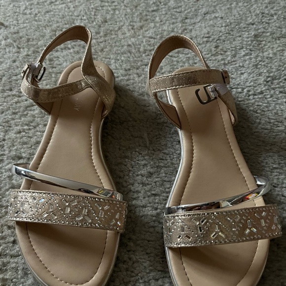 Sandals - Picture 3 of 4